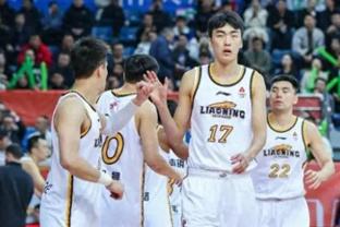 名记：小里弗斯正致力于重返NBA 今日有10-15支球队参与其试训